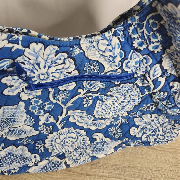 Vera Bradley Medium Retired Pattern Floral Lagoon Blue Floral Women's Bag Purse - Picture 8 of 9
